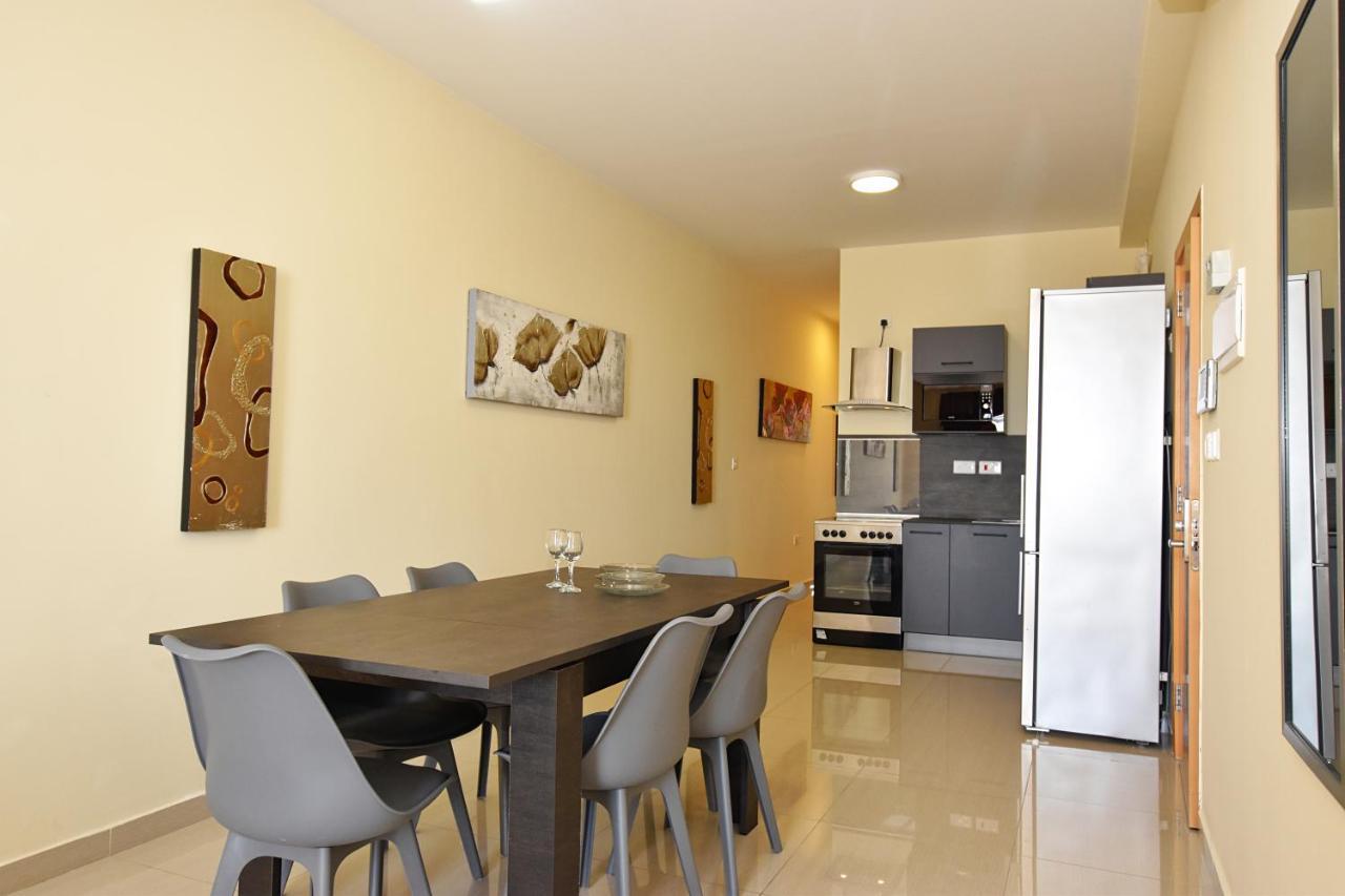 101 Moroni By Cast Renting Apartment Gzira Bagian luar foto