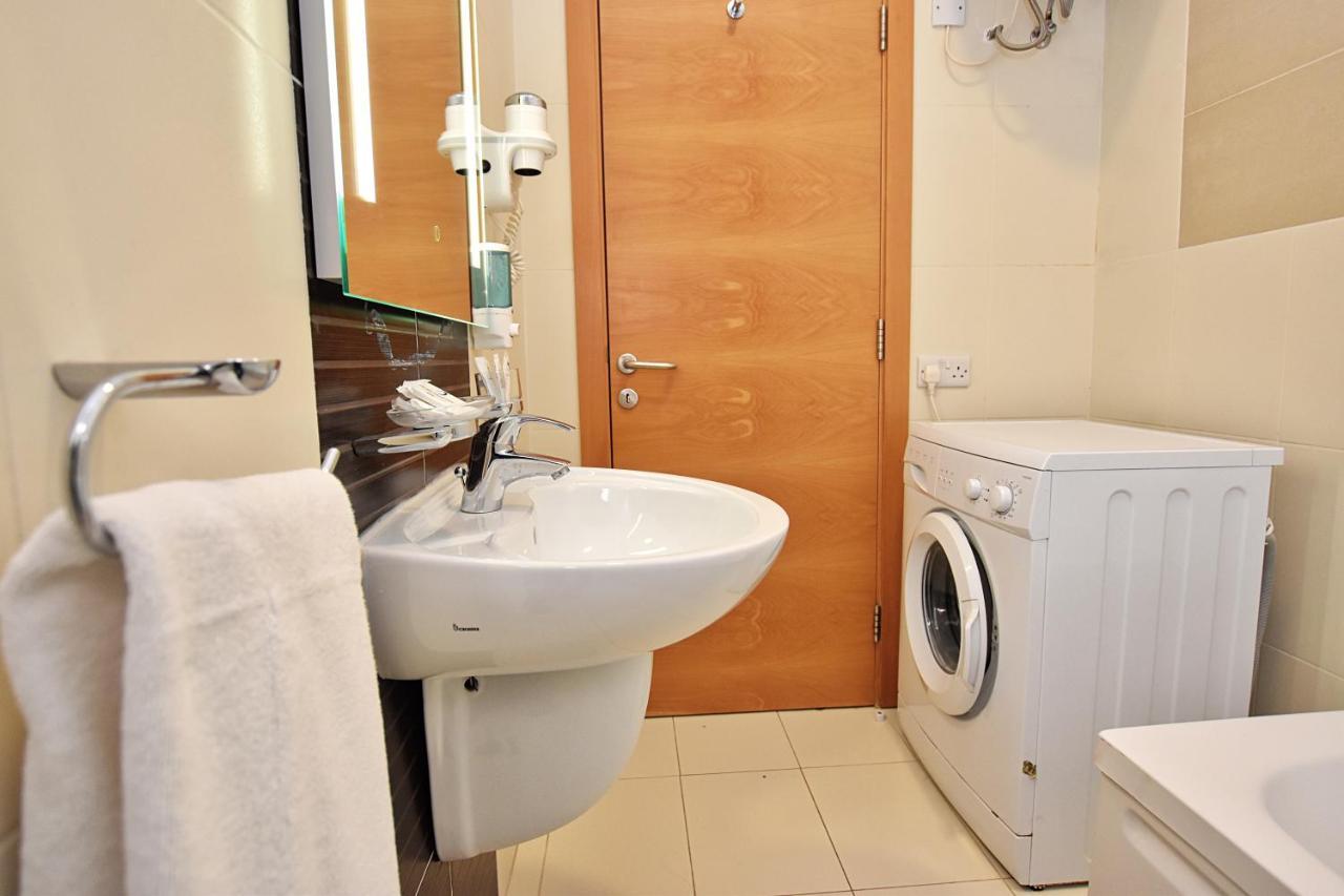 101 Moroni By Cast Renting Apartment Gzira Bagian luar foto