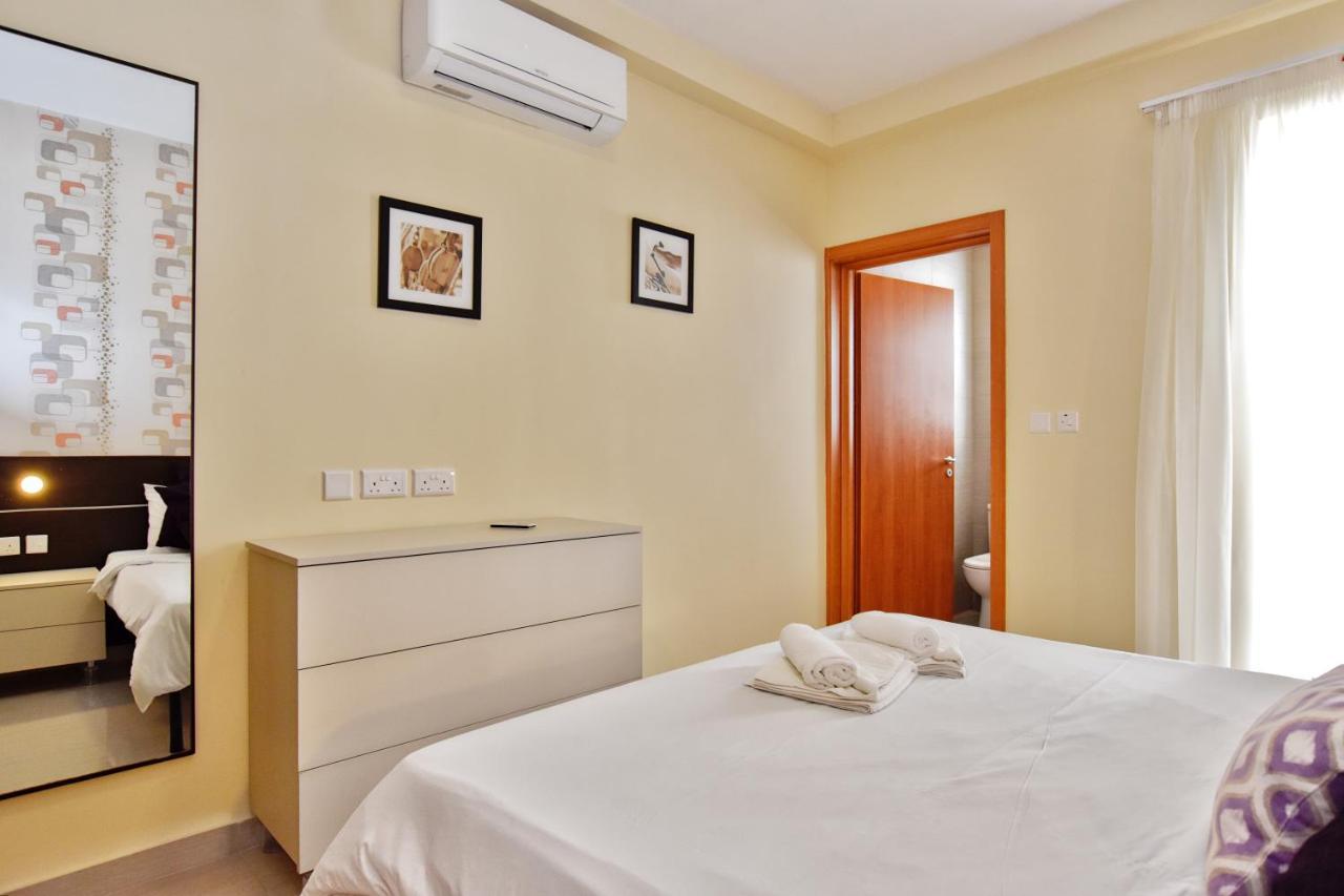 101 Moroni By Cast Renting Apartment Gzira Bagian luar foto