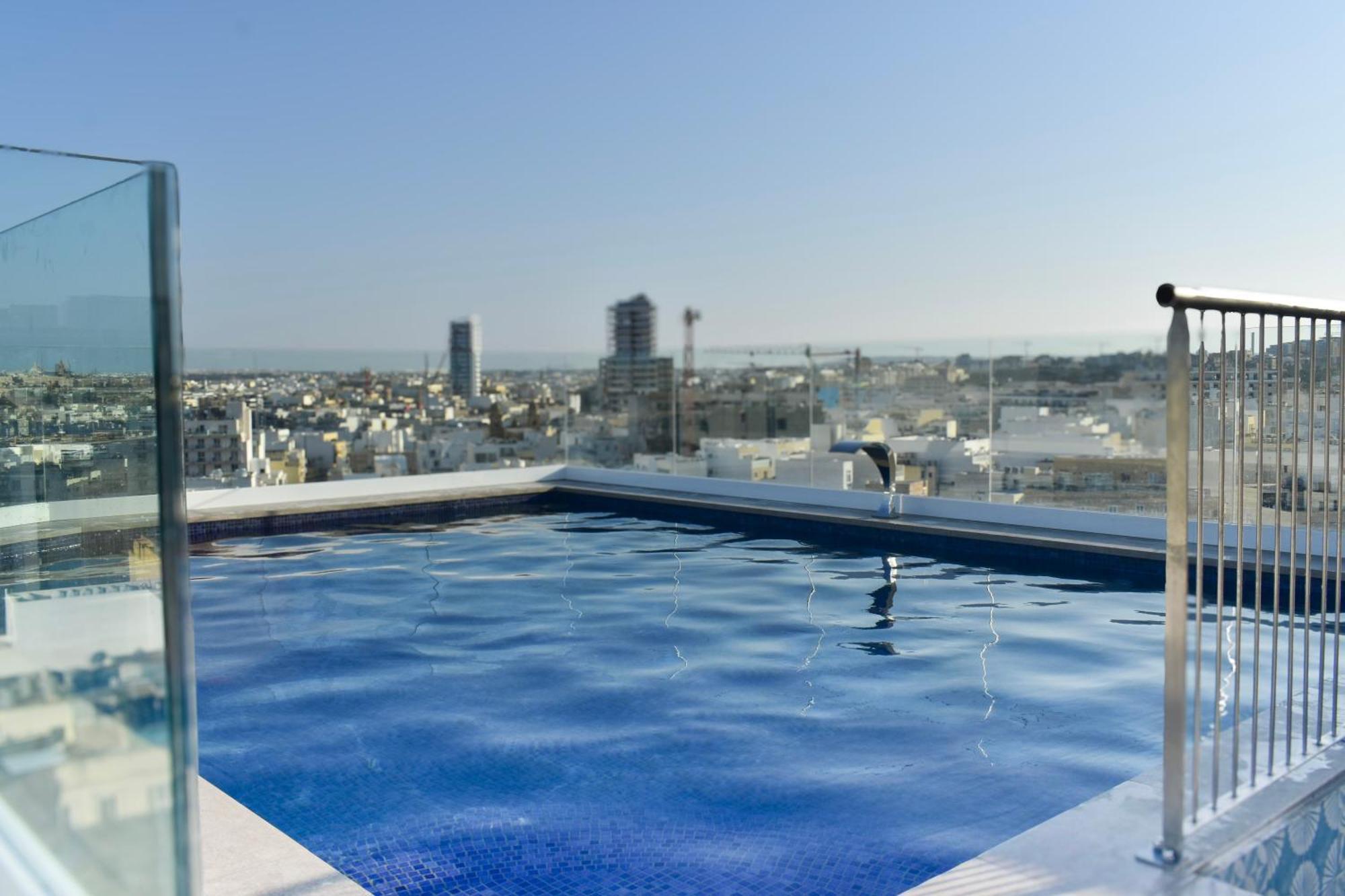 101 Moroni By Cast Renting Apartment Gzira Bagian luar foto